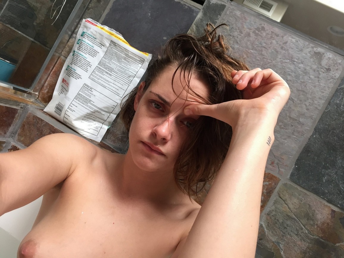 kristen-stewart-nude-leaked-content-2021-thefappening-cfd-26 kristen stewart nude leaked content 2021 thefappening cfd 26
