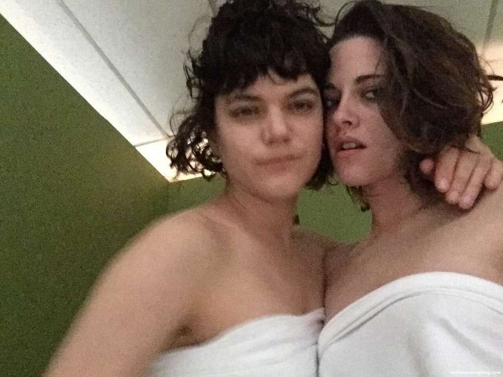 kristen-stewart-nude-lesbian-thefappening-cfd-1 Kristen Stewart Lesbian