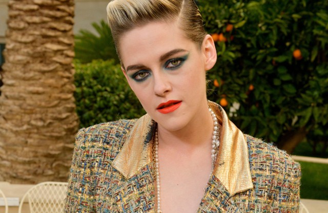 kristen-stewart-sexy-chanel-couture-19 kristen stewart sexy chanel couture 19