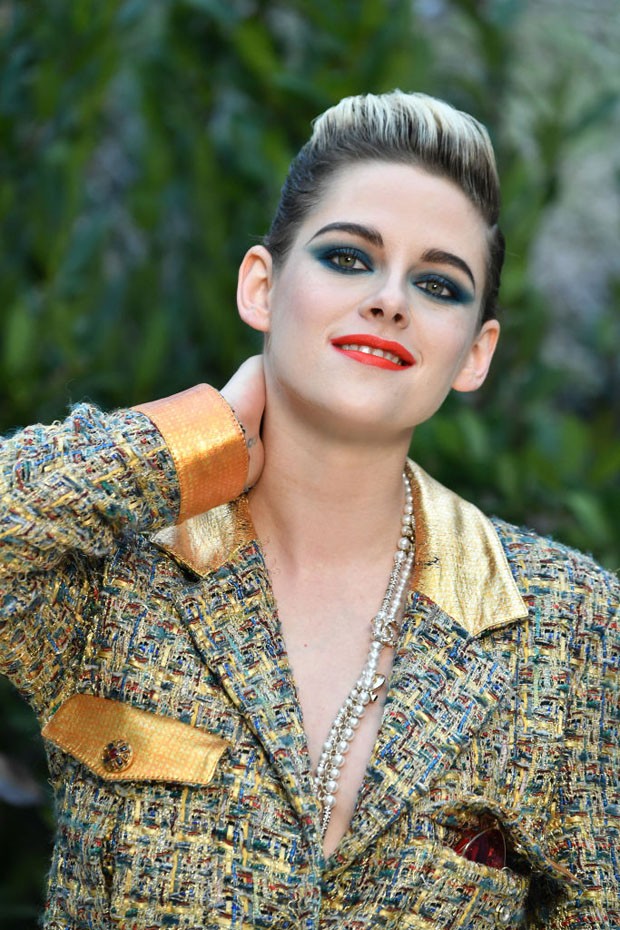 kristen-stewart-sexy-chanel-couture-22 kristen stewart sexy chanel couture 22