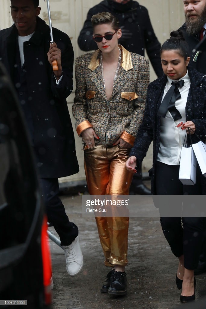 kristen-stewart-sexy-chanel-couture-4 kristen stewart sexy chanel couture 4