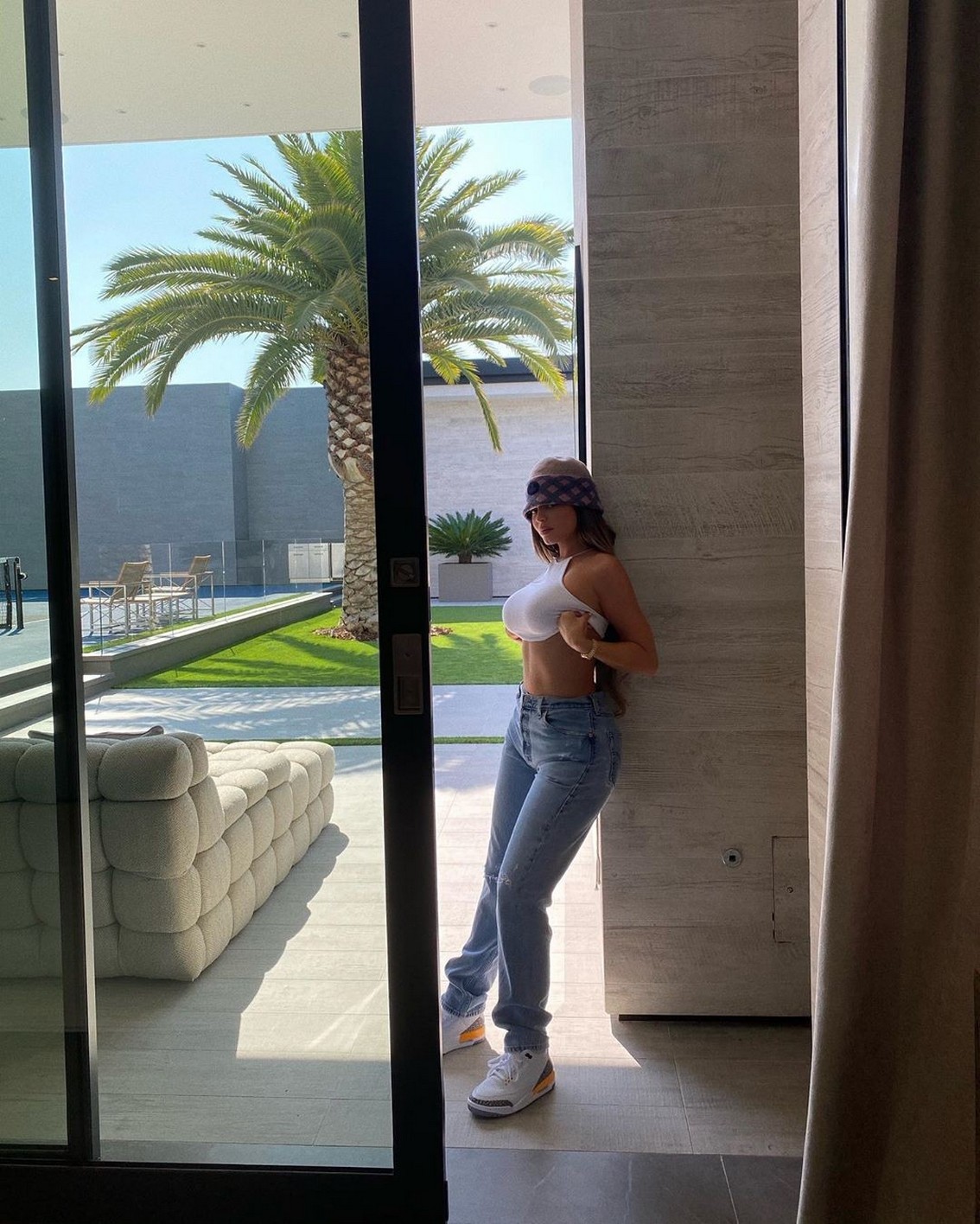 kylie-jenner-big-tits-small-top-thefappeningpro-4 kylie jenner big tits small top thefappeningpro 4