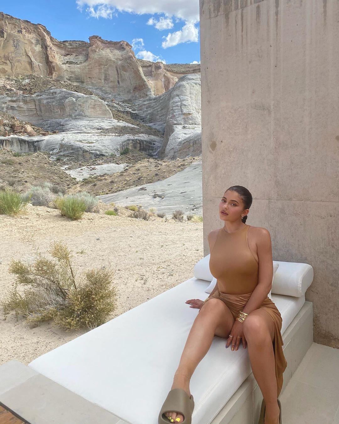 kylie-jenner-in-a-dress-that-highlights-her-tan-thefappening-pro-13 kylie jenner in a dress that highlights her tan thefappening pro 13
