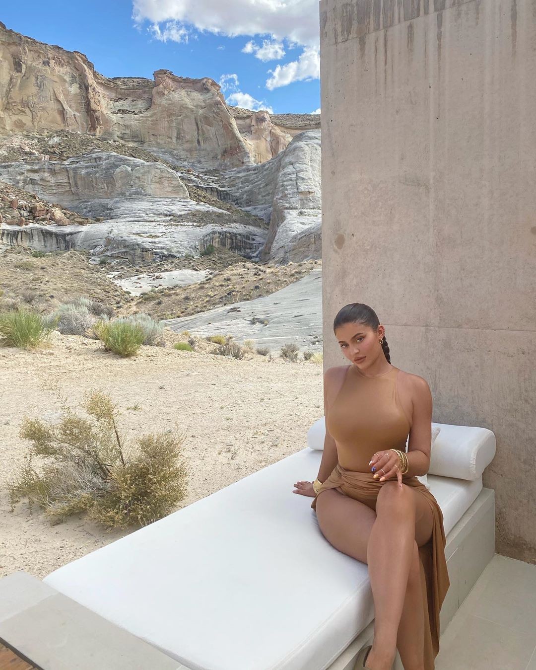 kylie-jenner-in-a-dress-that-highlights-her-tan-thefappening-pro-6 kylie jenner in a dress that highlights her tan thefappening pro 6