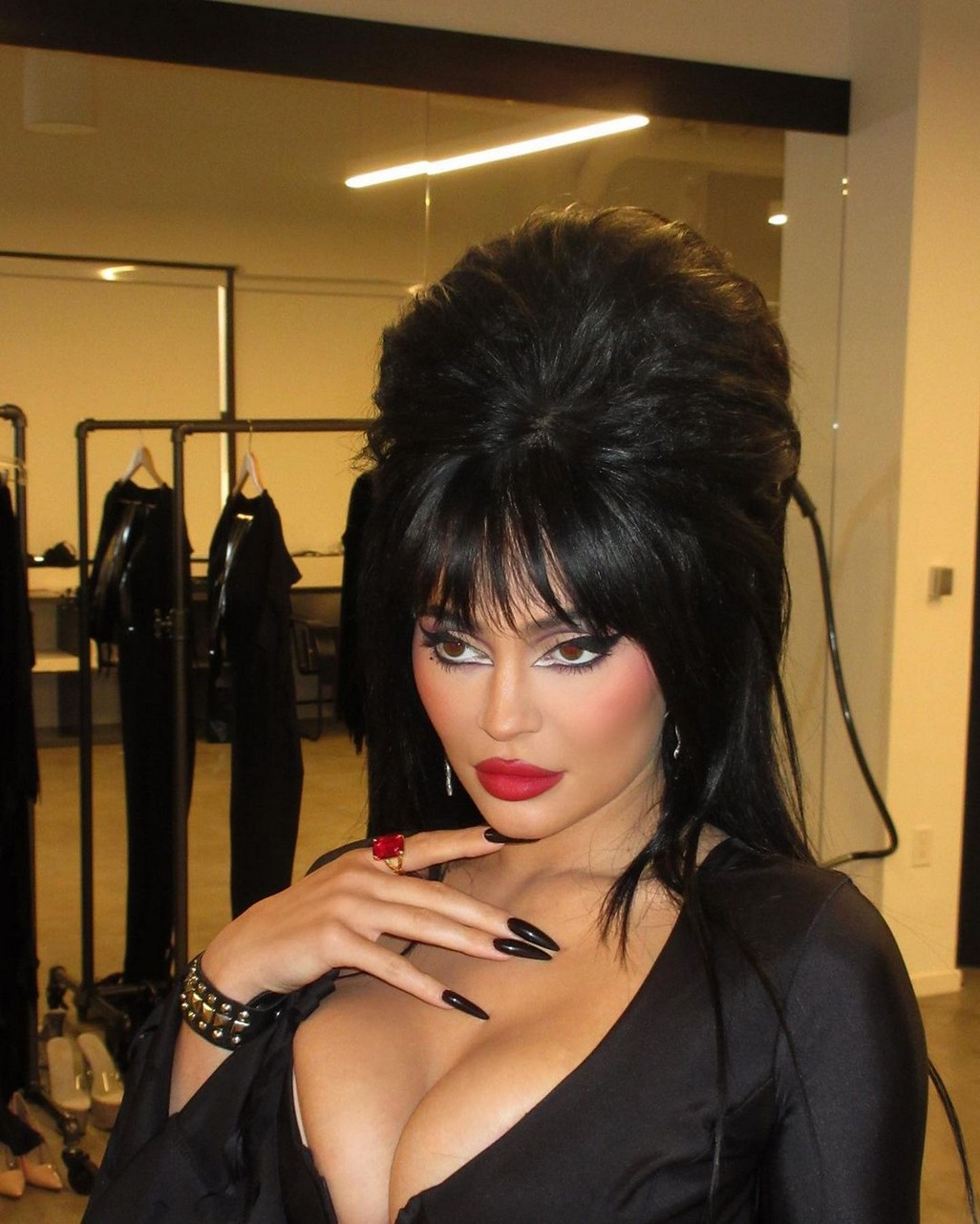 kylie-jenner-sexy-halloween-thefappening-cfd-11 Kylie Jenner Fappening