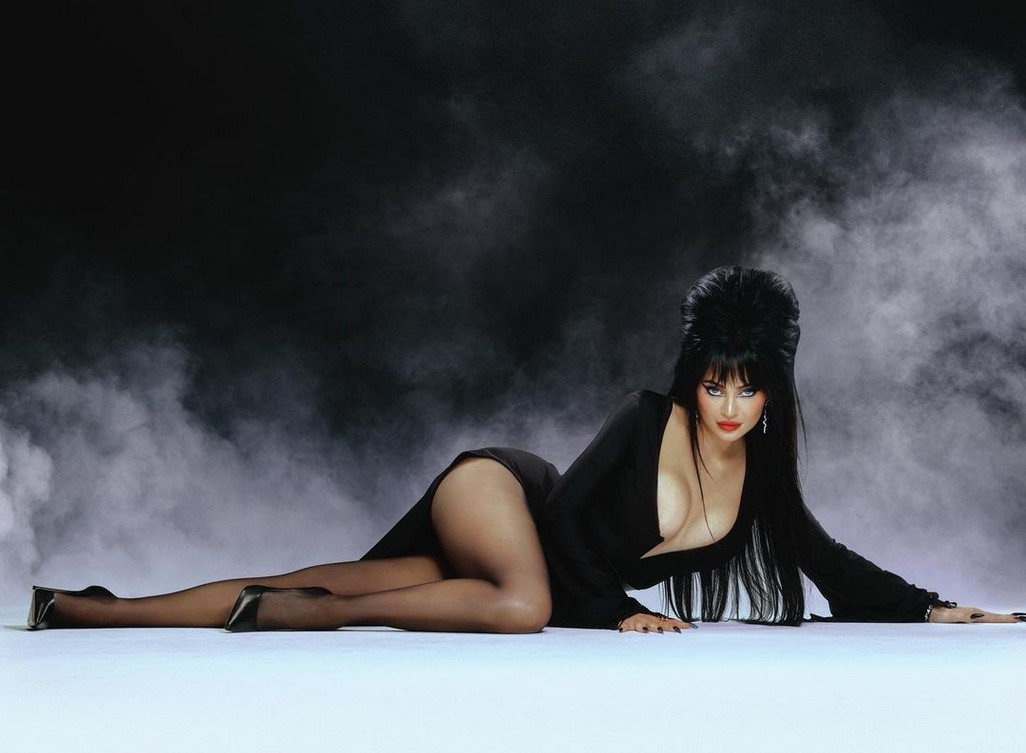 kylie-jenner-sexy-halloween-thefappening-cfd-3 Kylie Jenner In Pantyhose For Halloween 2022