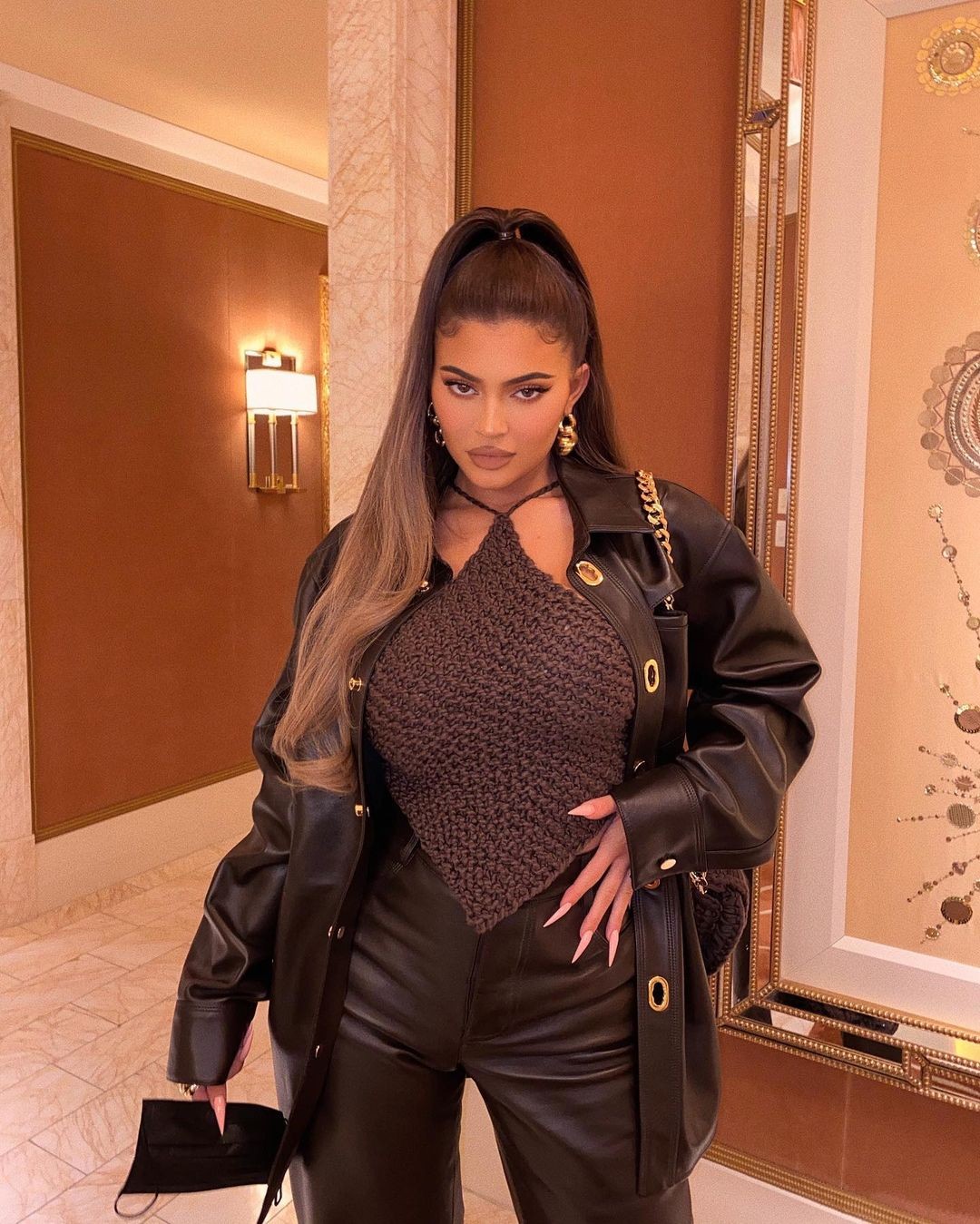 kylie-jenner-sexy-look-in-a-small-dress-and-leather-thefappeningpro-2 kylie jenner sexy look in a small dress and leather thefappeningpro 2