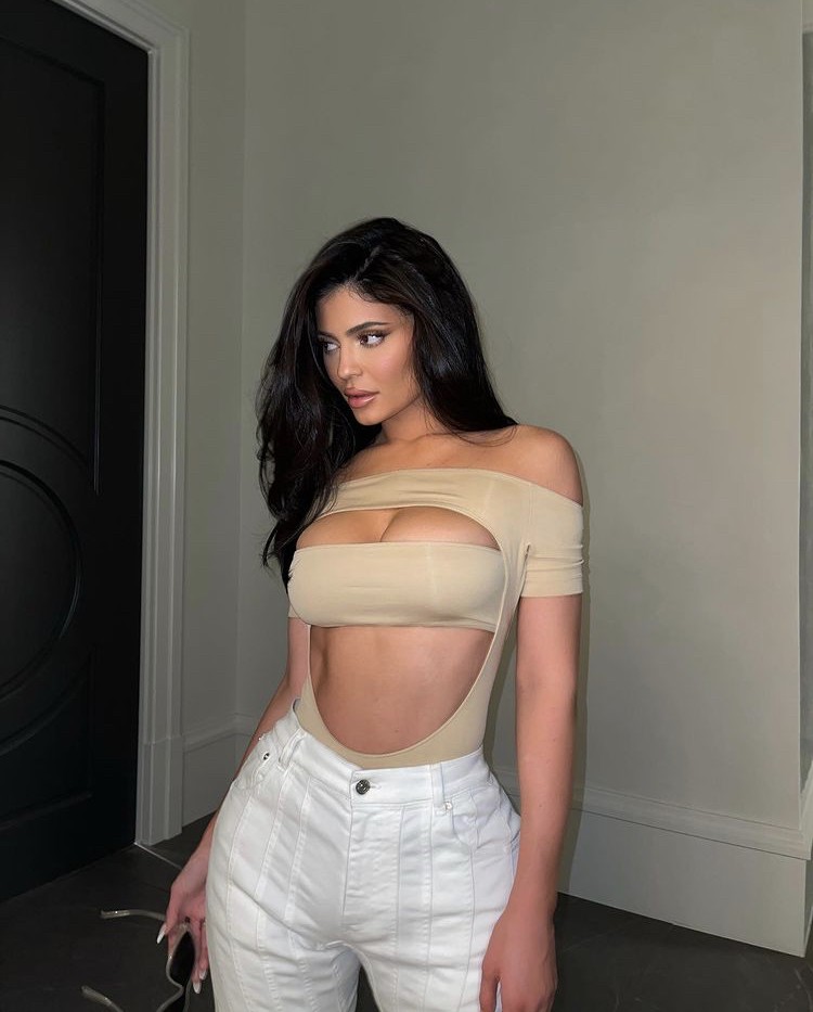 kylie-jenner-sexy-look-in-beverly-hills-thefappening-pro-18 kylie jenner sexy look in beverly hills thefappening pro 18