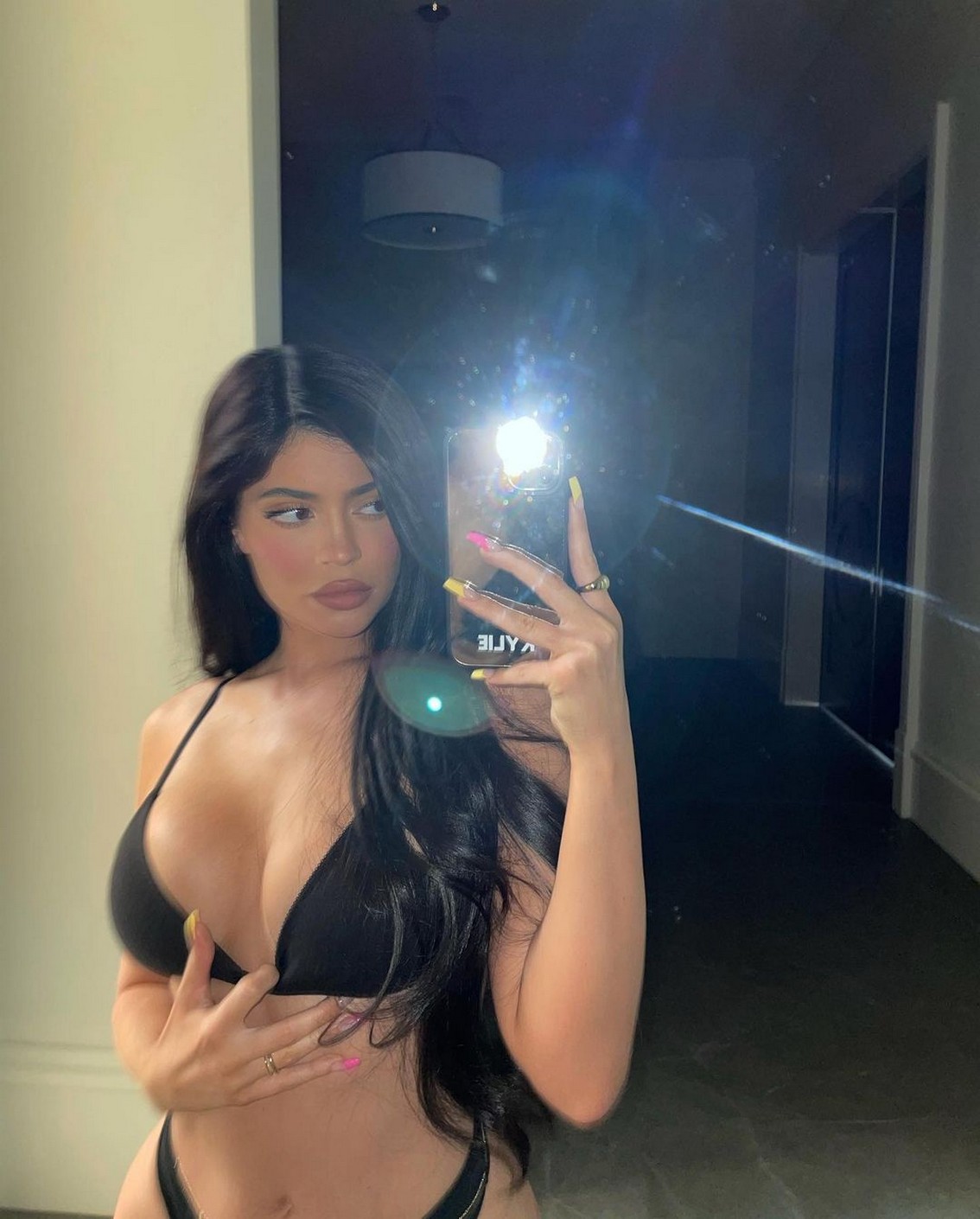 kylie-jenner-sexy-selfie-thefappening-cfd-2 Kylie Jenner Tits
