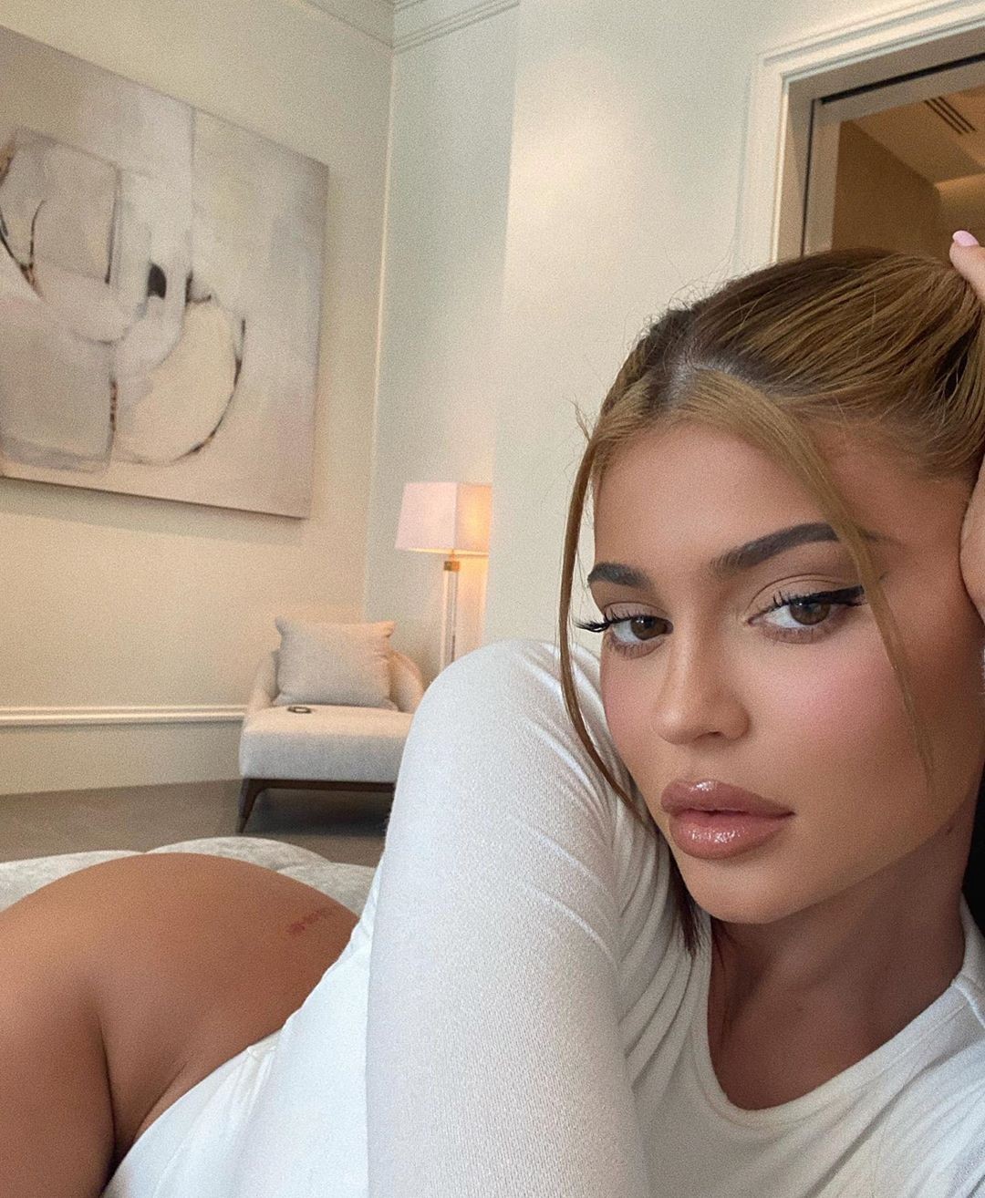 kylie-kristen-jenner-sexy-bodysuit-at-home-thefappening-pro-1 kylie kristen jenner sexy bodysuit at home thefappening pro 1