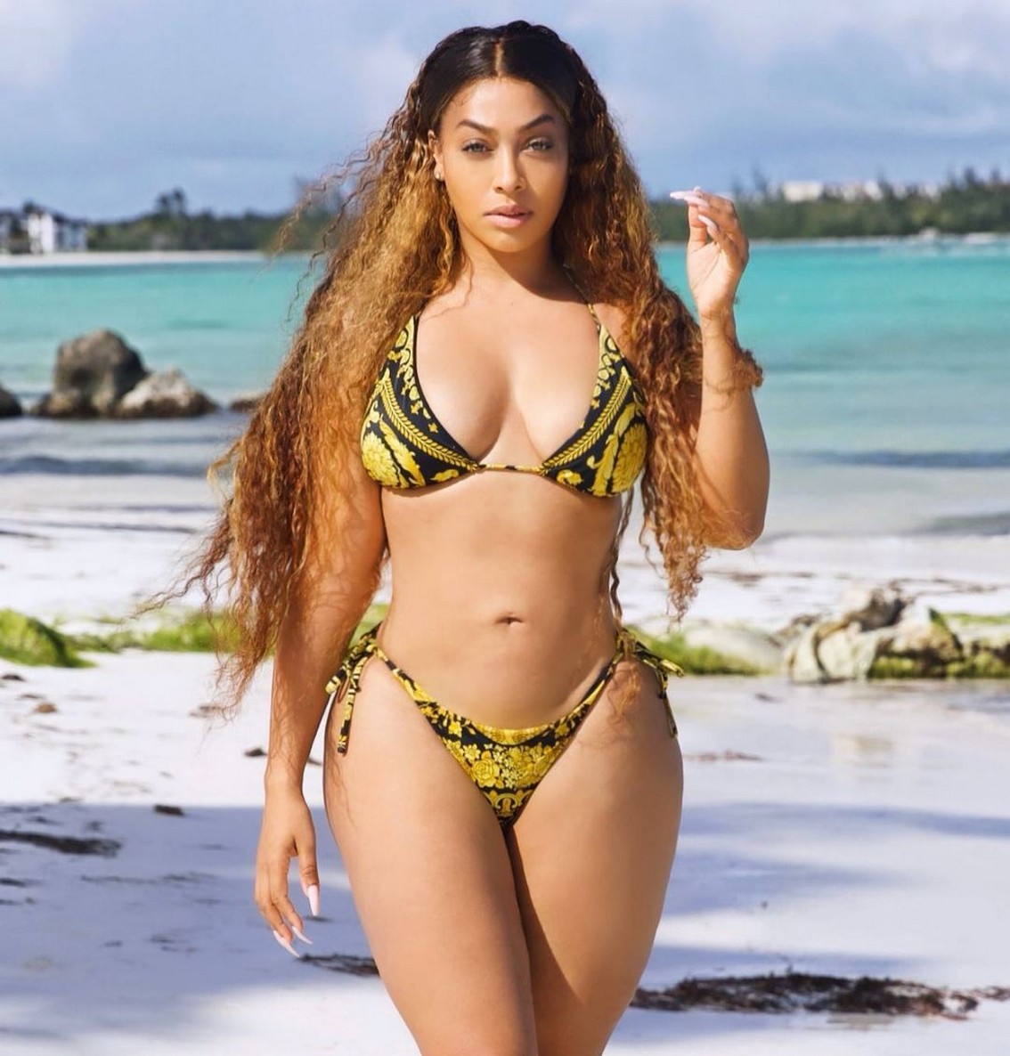 la-la-anthony-show-off-her-curved-body-in-sexy-bikini-thefappening-cfd-23 La La Anthony Bikini