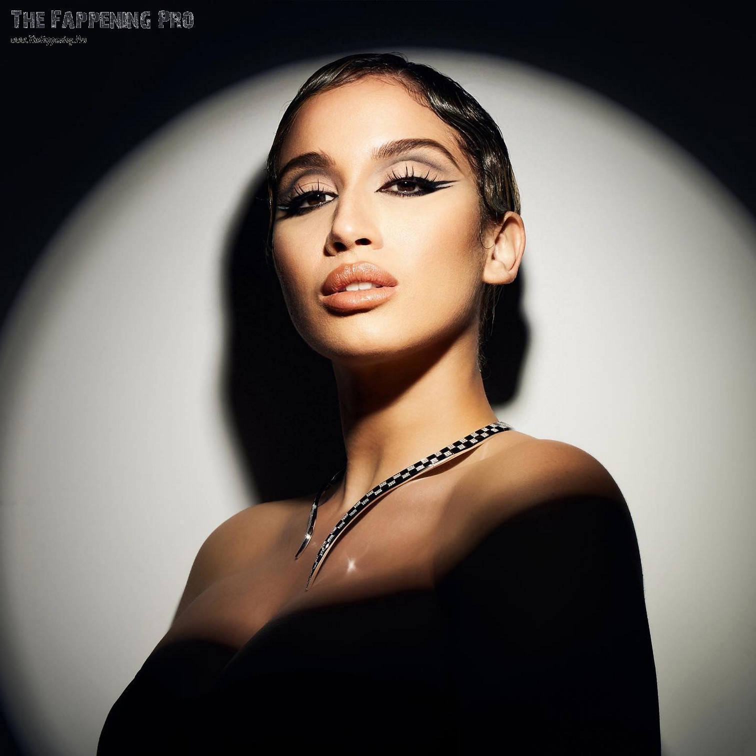 la-zarra-nude-sexy-thefappening-cfd-11 La Zarra Singer