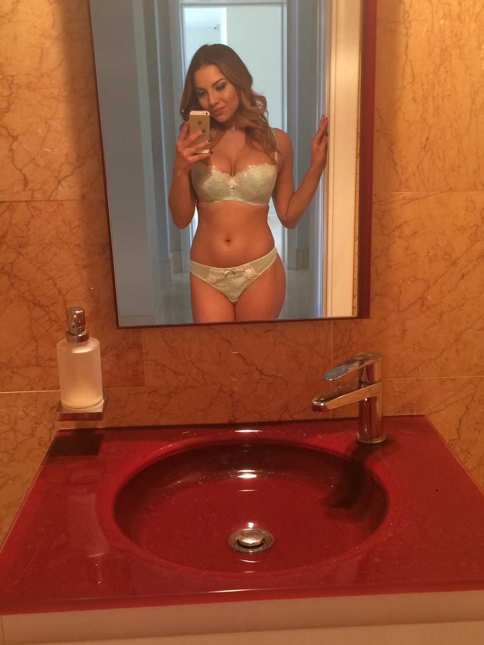 lacey-banghard-60-nude-thefappening-pro_ lacey banghard 60 nude thefappening pro
