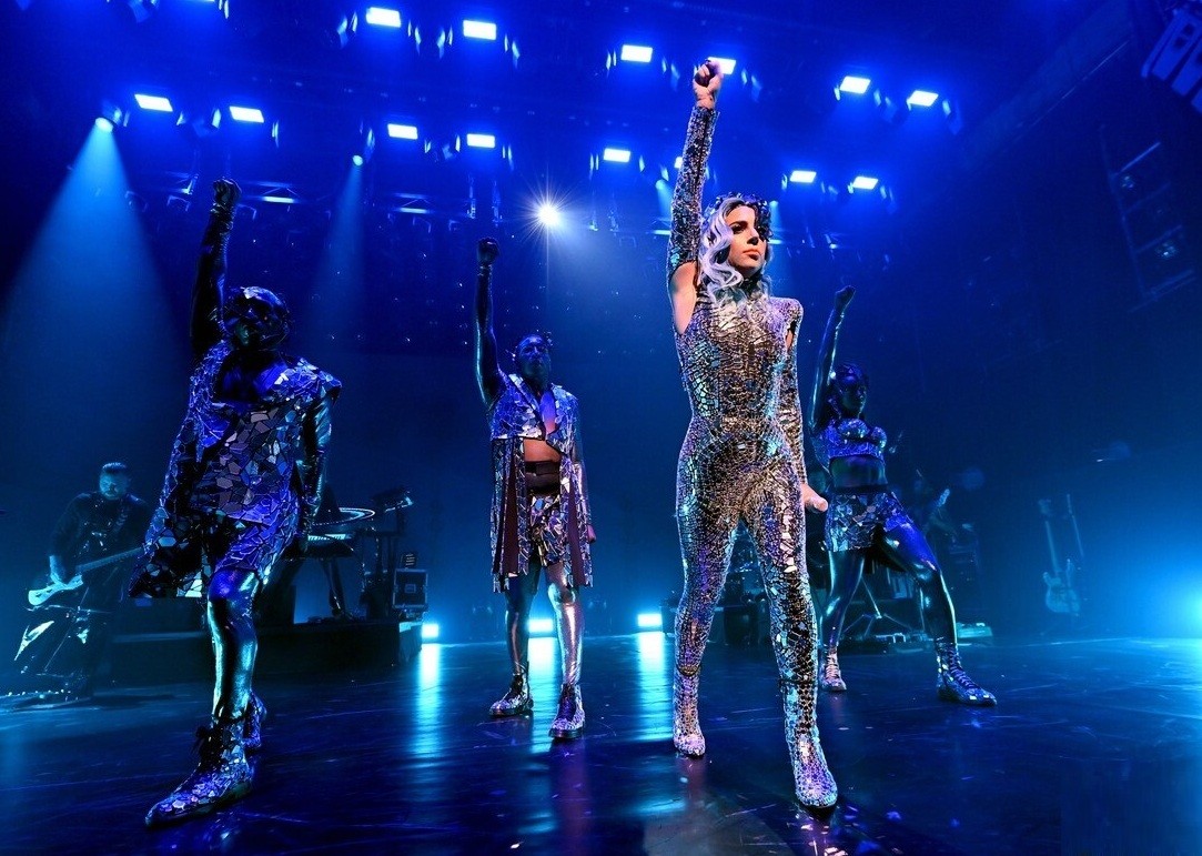 lady-gaga-sexy-enigma-show-6 lady gaga sexy enigma show 6
