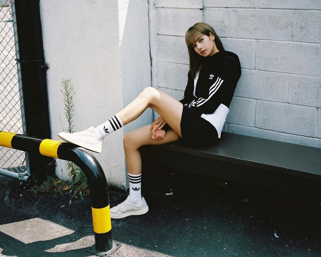 lalisa-manoban-sexy-thefappening-cfd-7 Lalisa Manoban Small Skirt