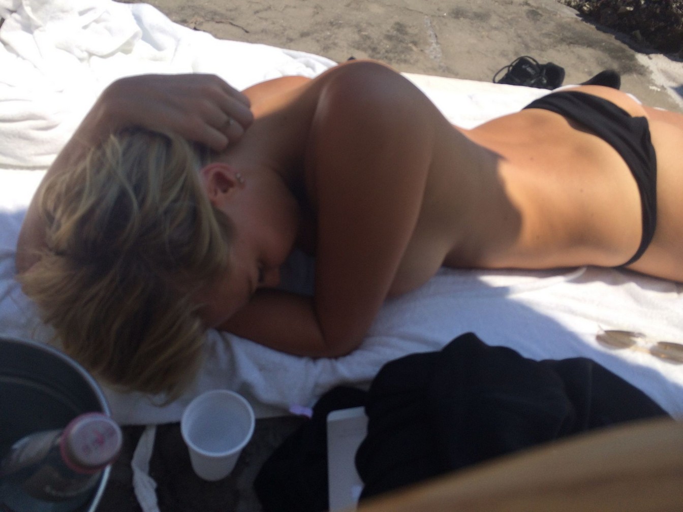 lara-bingle-nude-17 lara bingle nude 17