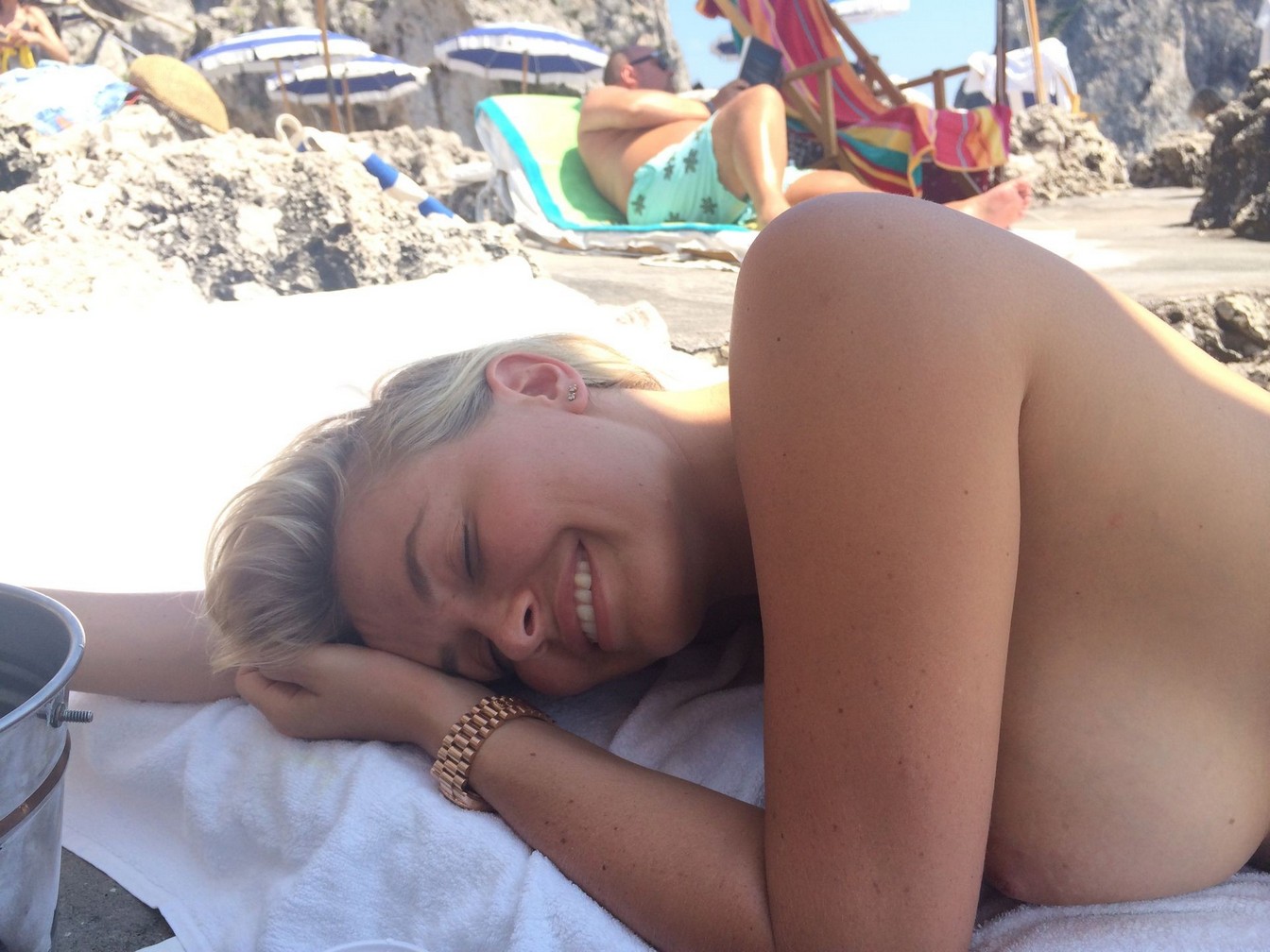 lara-bingle-nude-24 lara bingle nude 24