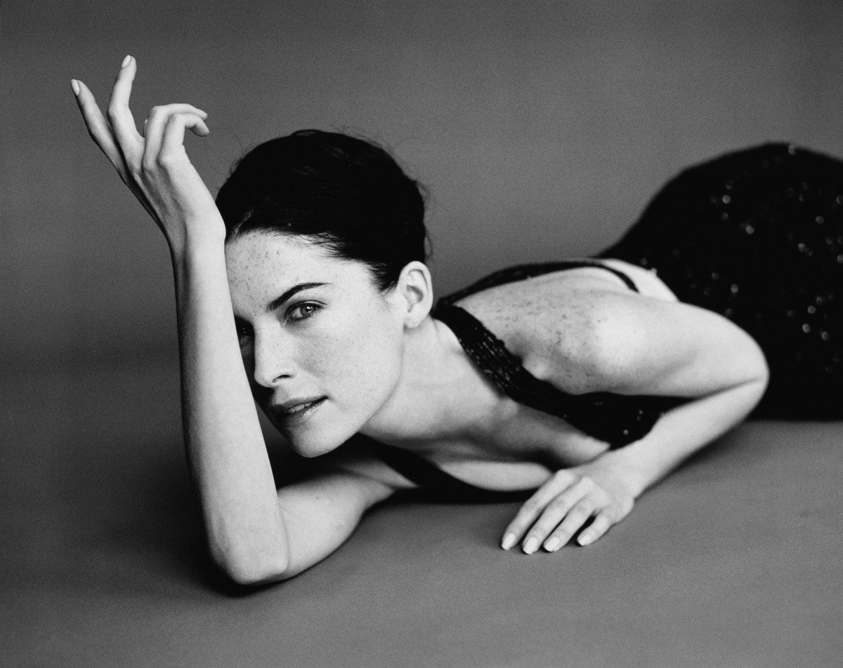 lara-flynn-boyle-explicit-sexy-images-18 lara flynn boyle explicit sexy images 18