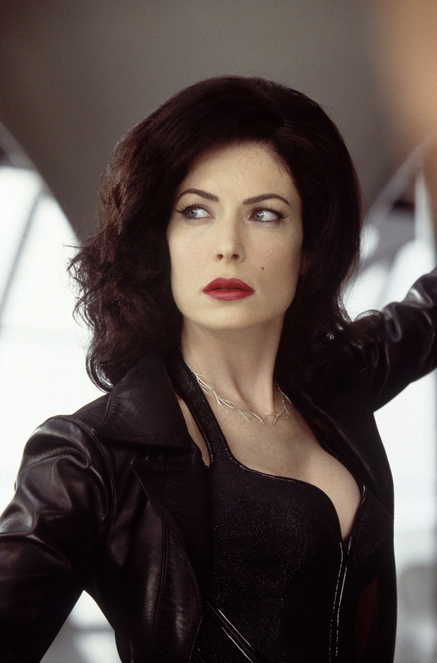 lara-flynn-boyle-explicit-sexy-images-24 lara flynn boyle explicit sexy images 24
