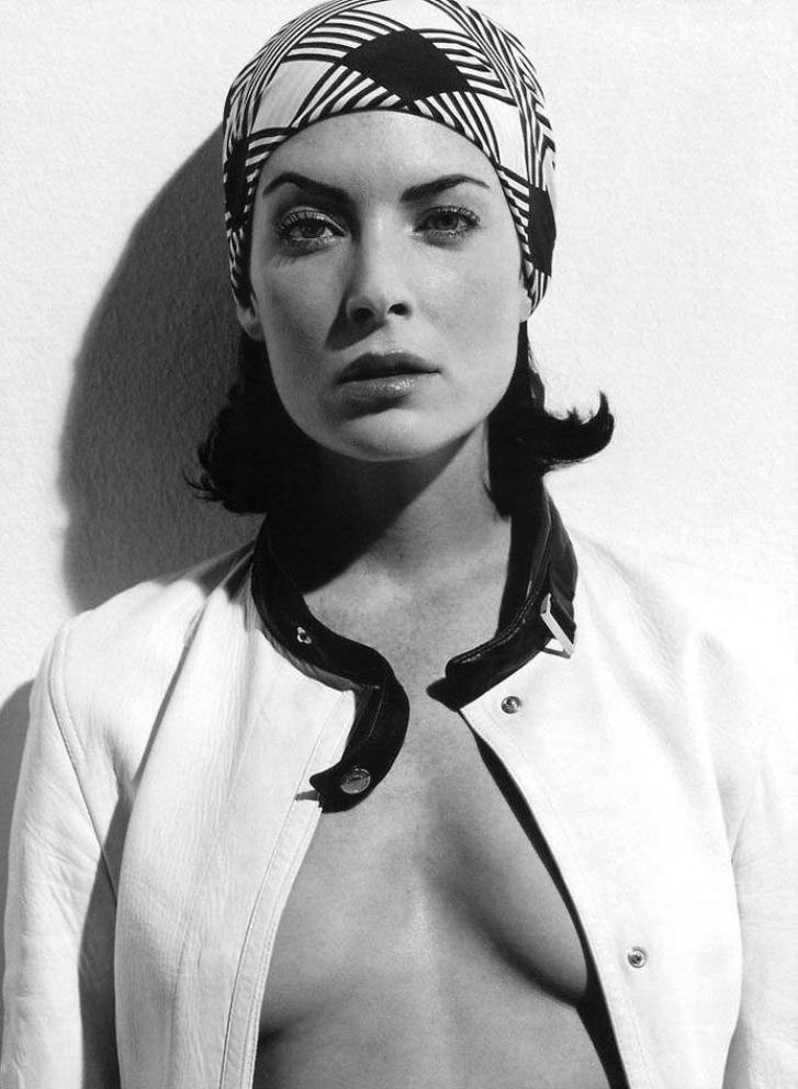 lara-flynn-boyle-explicit-sexy-images-5 lara flynn boyle explicit sexy images 5