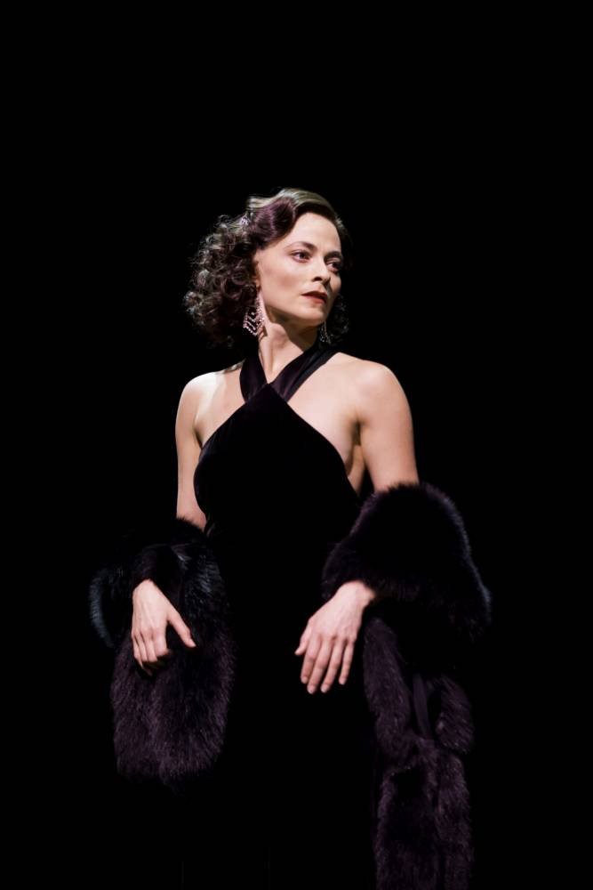 lara-pulver-nude-sexy-17 lara-pulver-nude-sexy-17