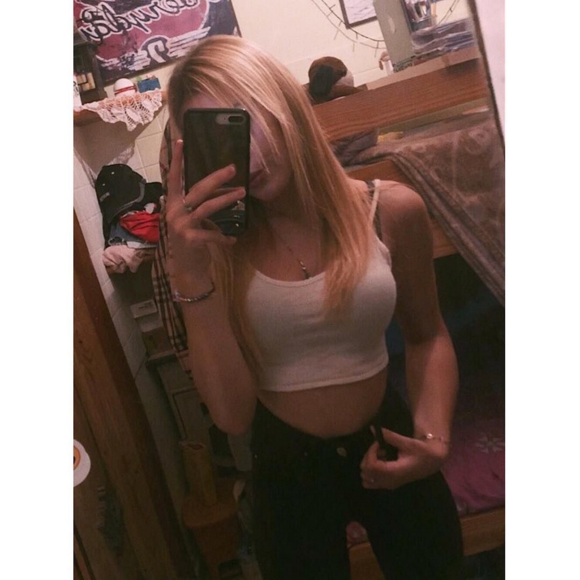 laura-brent-nude-leaked-thefappening-pro-1 Laura Brent Leaked Selfie