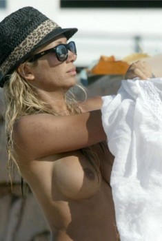 laura-cremaschi-nude-topless-26 laura cremaschi nude topless 26