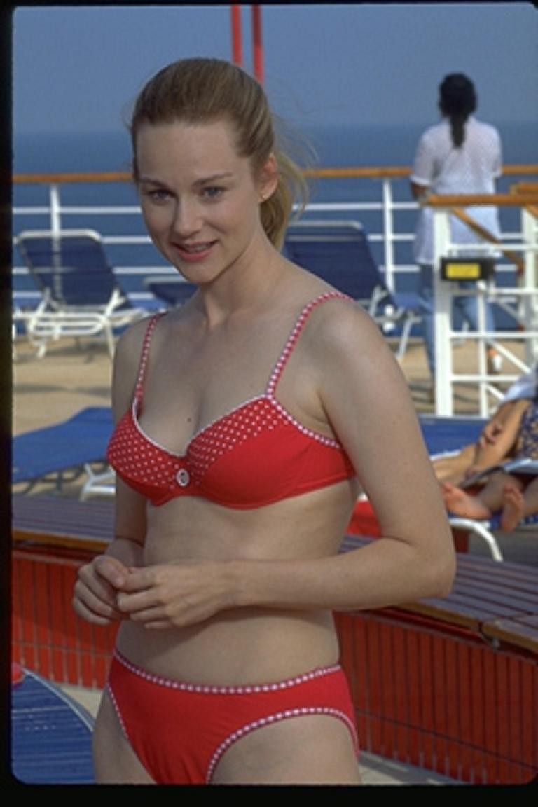 laura-linney-topless-sexy-16 Laura Linney Rebecca Vincent Bikini