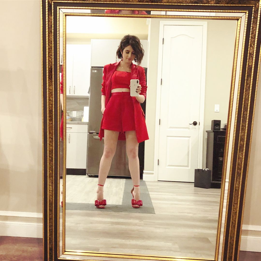 laura-marano-leggy-thefappening-cfd-14 Laura Marano Leggy Selfie