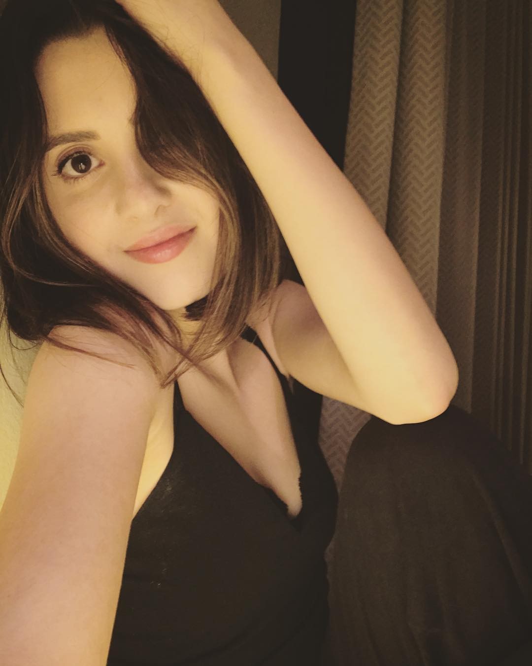 laura-marano-selfie-thefappening-cfd-1 Laura Marano Hot On Selfie