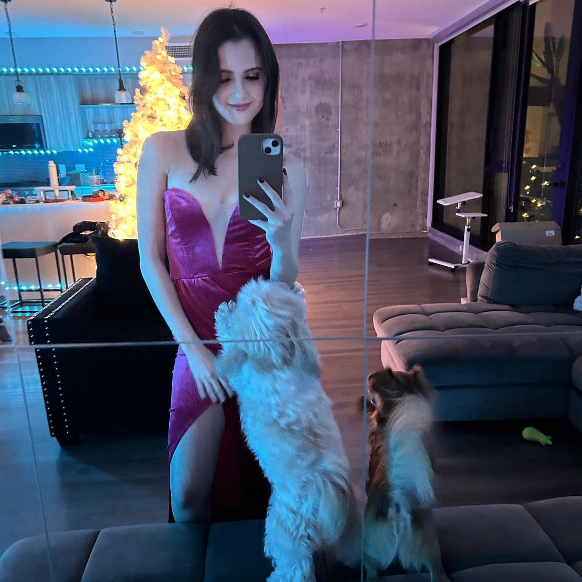 laura-marano-selfie-thefappening-cfd-12 Laura Marano Sexy Selfie