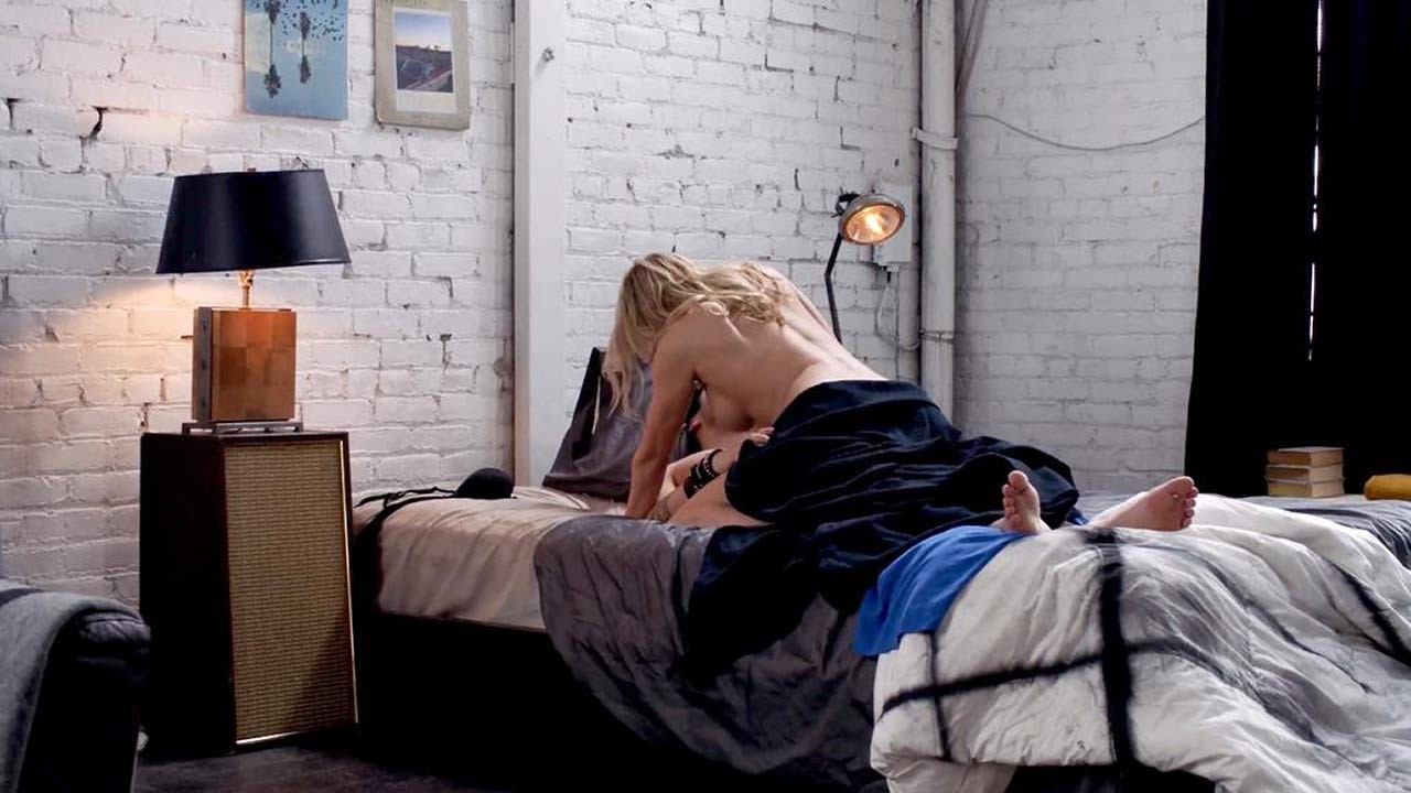 lauren-compton-nude-topless-22 lauren compton nude topless 22