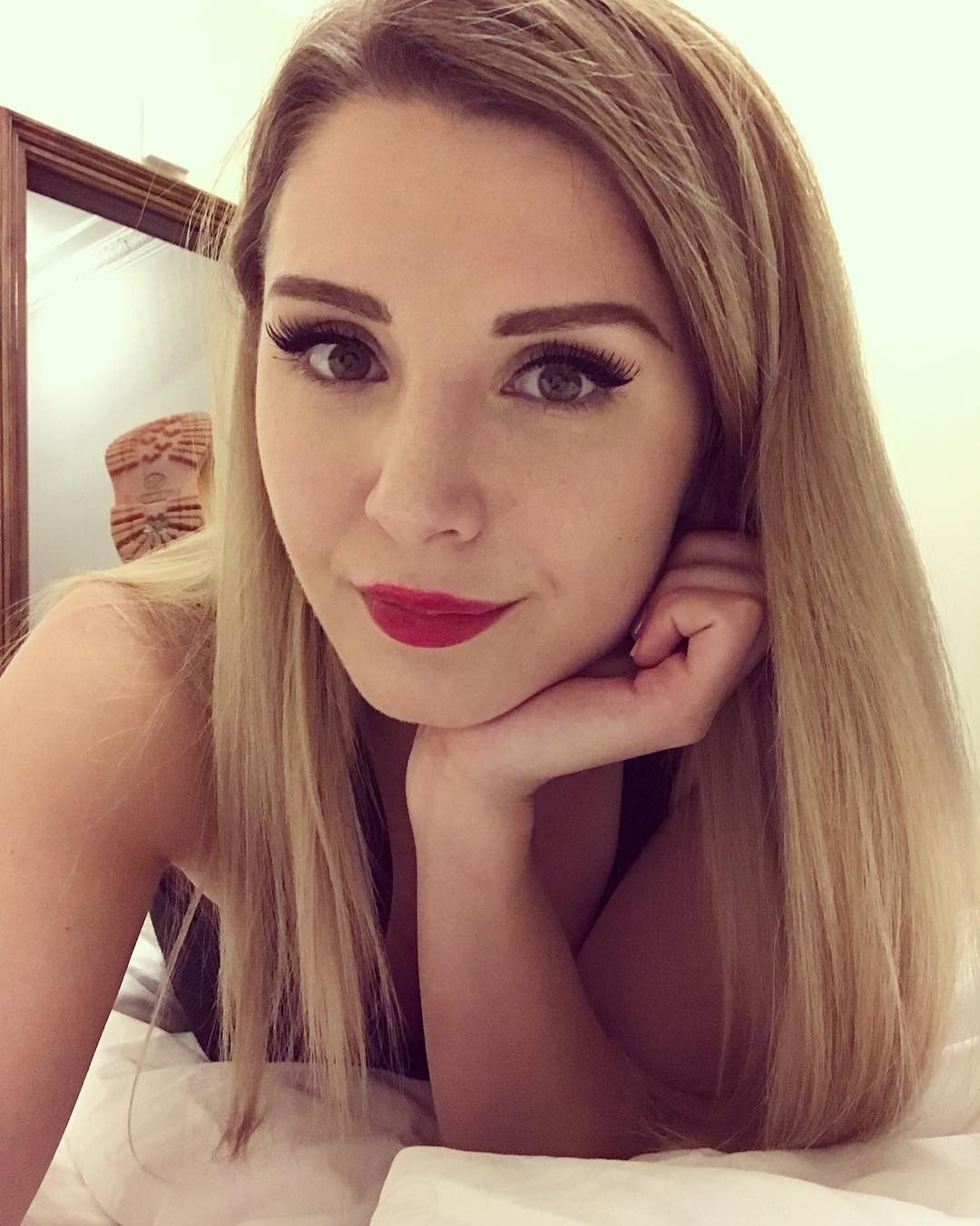 lauren-southern-nude-thefappening-cfd-3 Lauren Southern Leaked Selfie