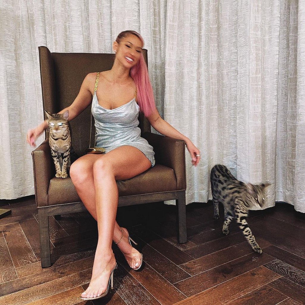 lauren-wood-barefoot-thefappening-cfd-9 Lauren Wood Legs