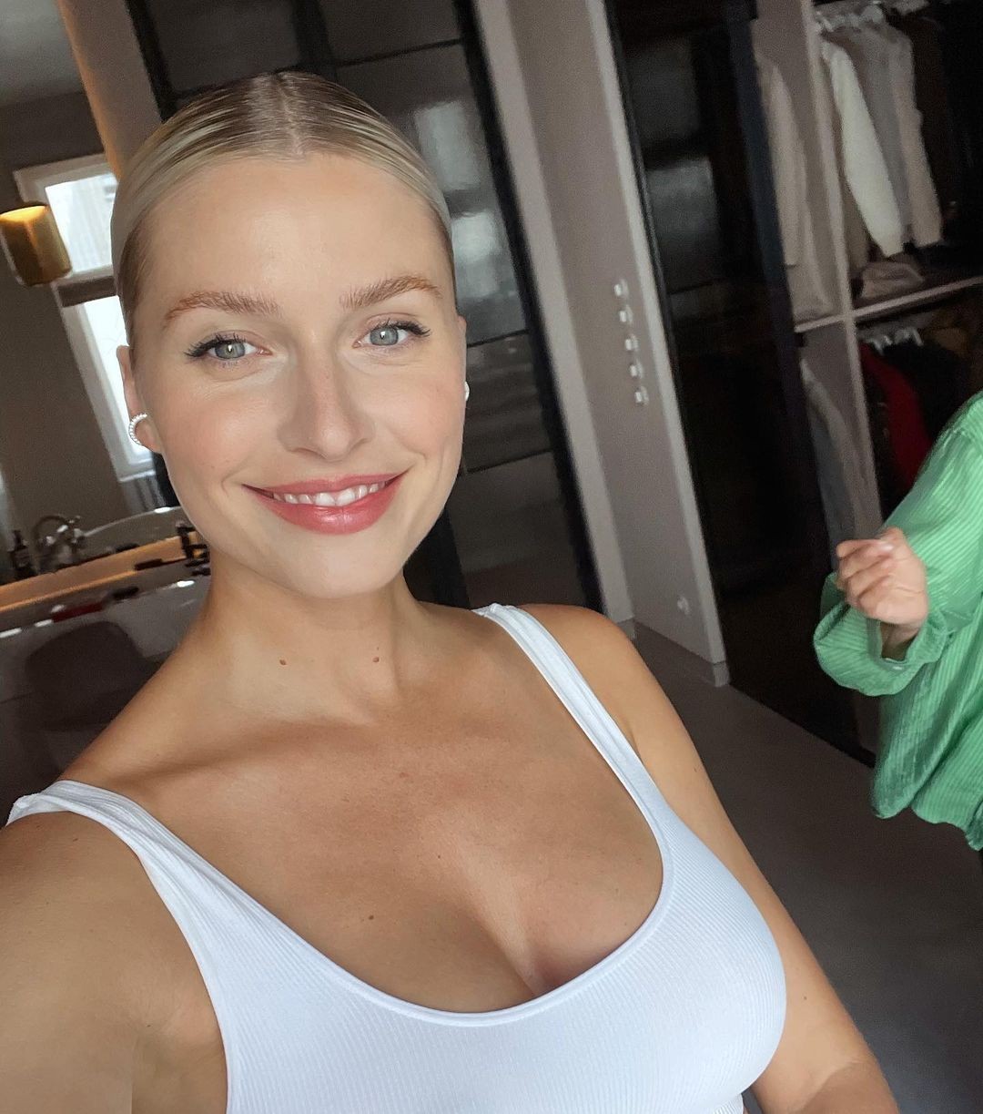 lena-gercke-tits-thefappening-cfd-3-1 Lena Gercke Hoge Bobs After Pregnancy