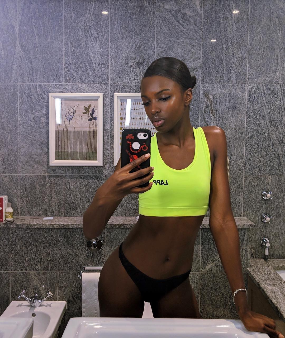 leomie-anderson-sexy-18 Leomie Anderson