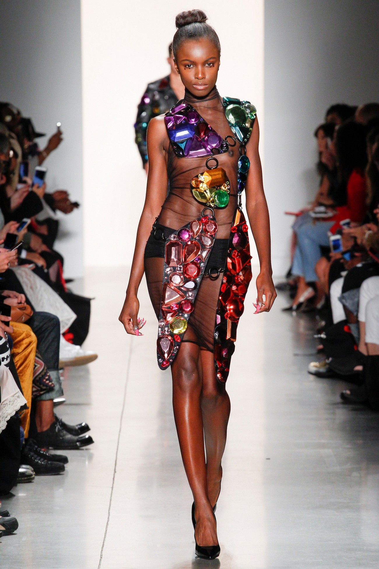 leomie-anderson-topless-tiny-tits-1 leomie anderson topless tiny tits 1