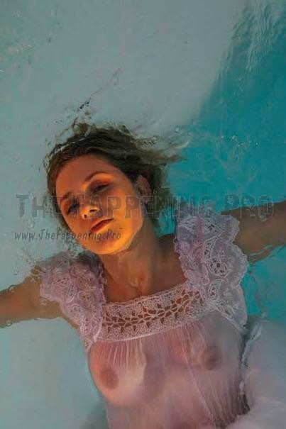 lili-reinhart-tits-thefappening-cfd-5 Lili Reinhart Hot