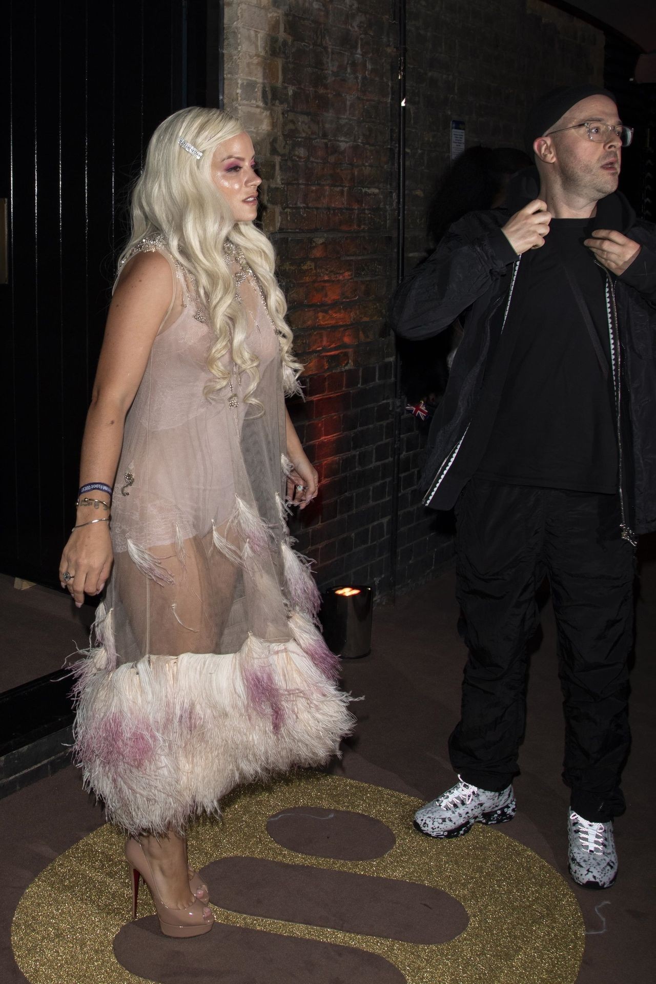 lily-allen-tits-nude-15 lily allen tits nude 15