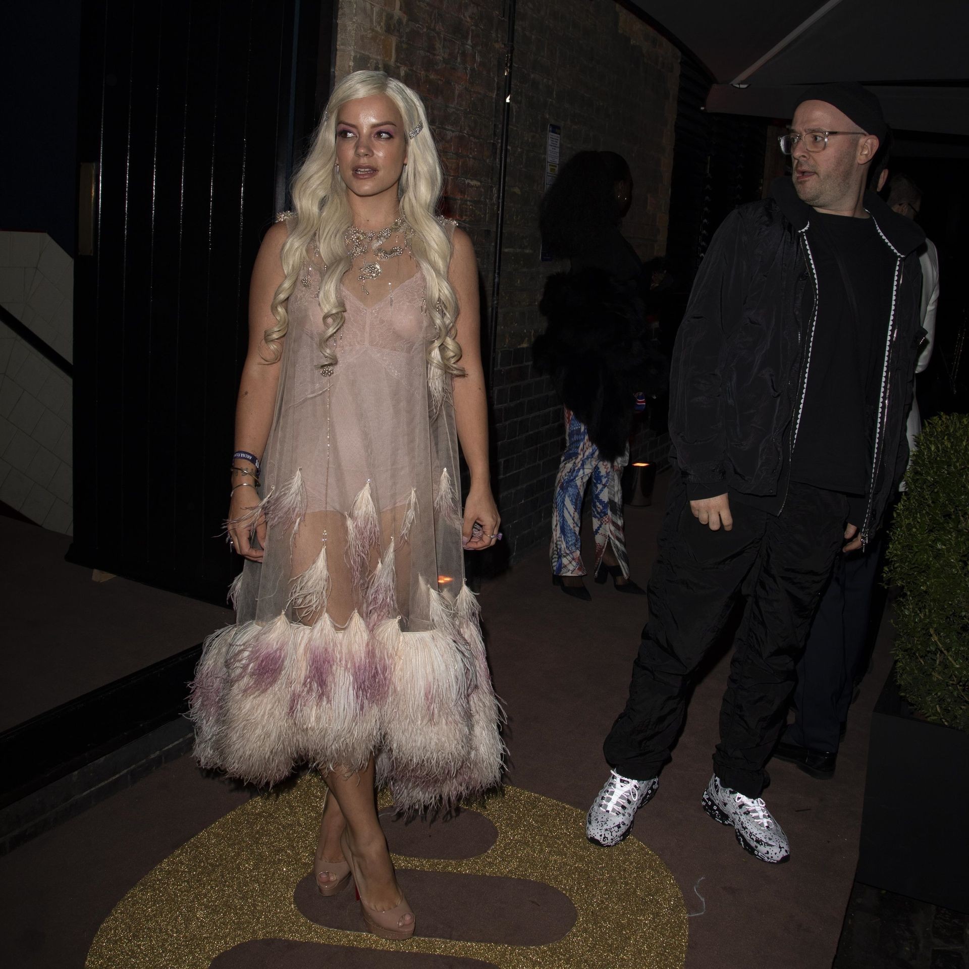 lily-allen-tits-nude-9 lily allen tits nude 9