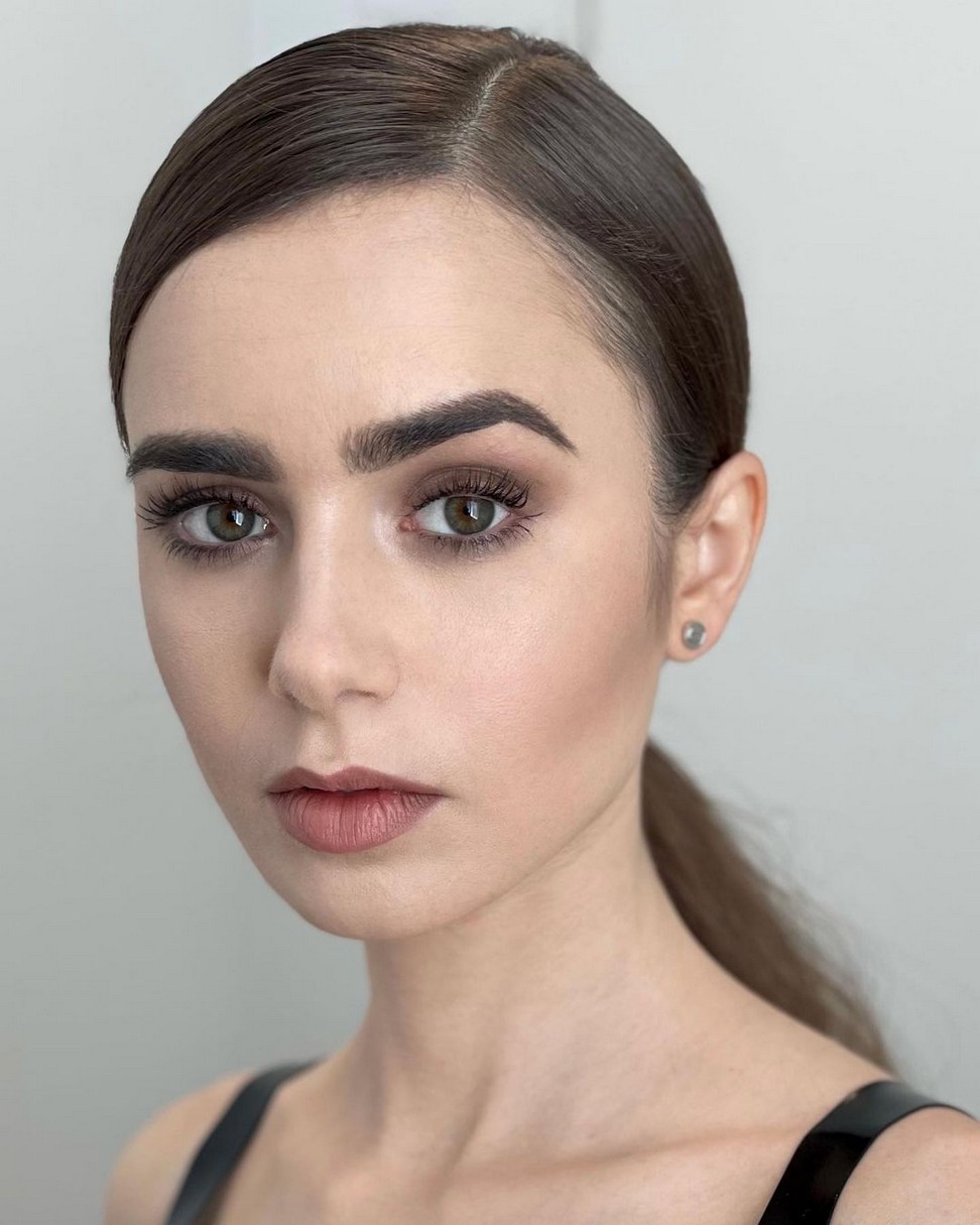 lily-collins-in-sexy-dress-by-anthony-vaccarello-thefappening-cfd-8 Lily Collins