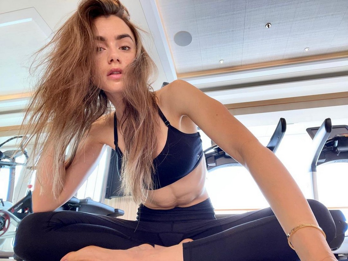 lily-collins-sexy-thefappening-cfd-8 Lily Collins Selfie