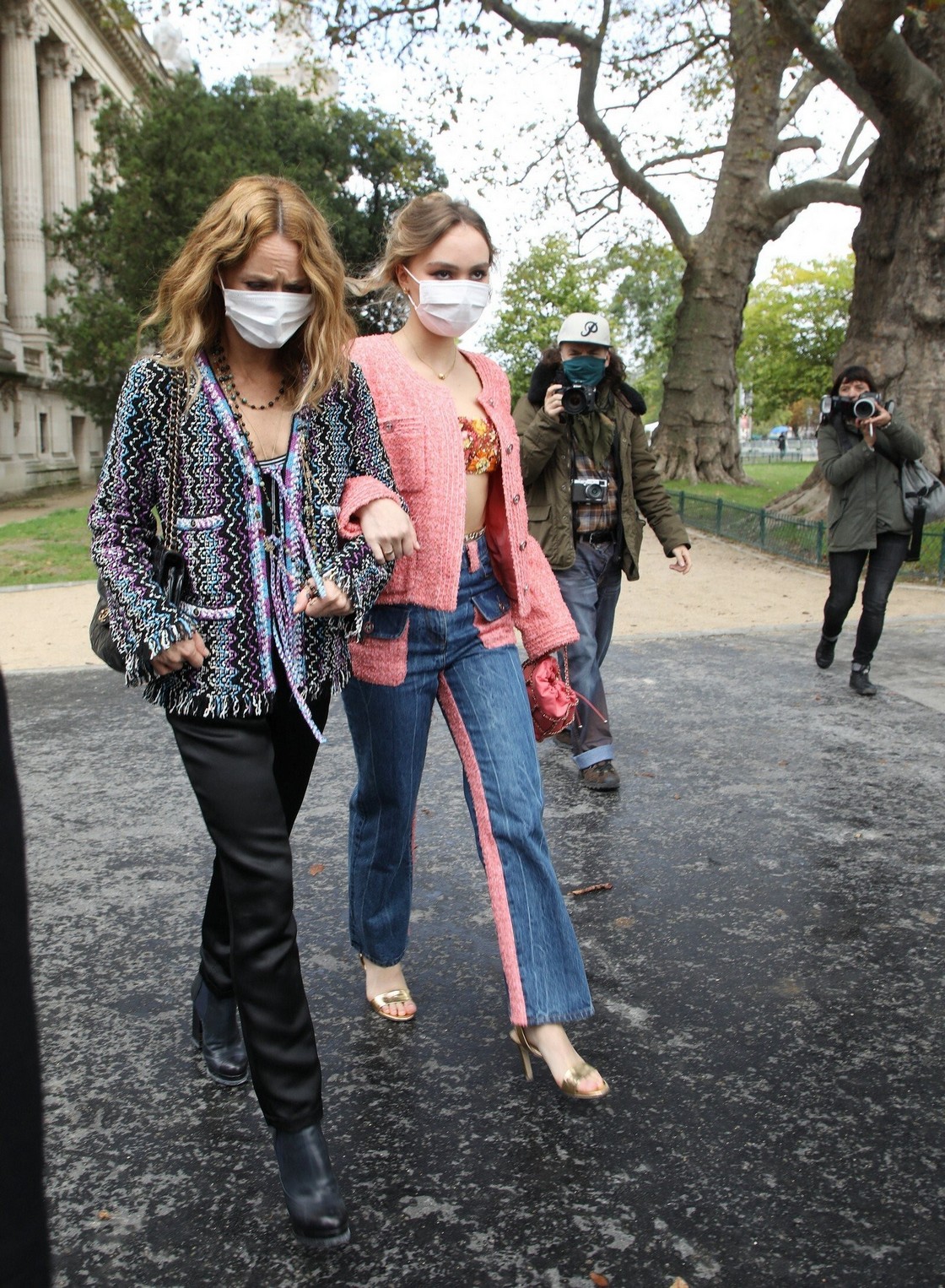 lily-rose-depp-chanel-show-2020-thefappeningpro-15 lily rose depp chanel show 2020 thefappeningpro 15