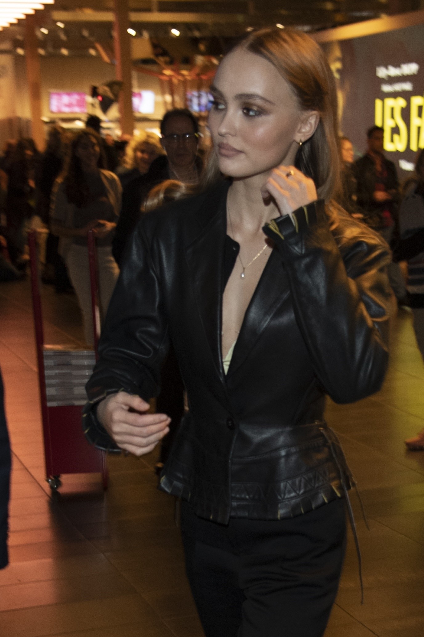 lily-rose-depp-les-fauves-premiere-15 lily rose depp les fauves premiere 15