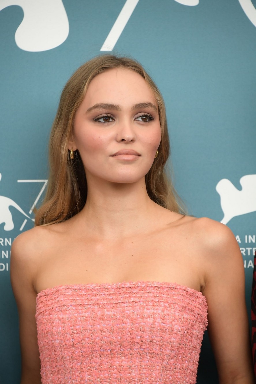 lily-rose-depp-sexy-the-king-19 lily rose depp sexy the king 19
