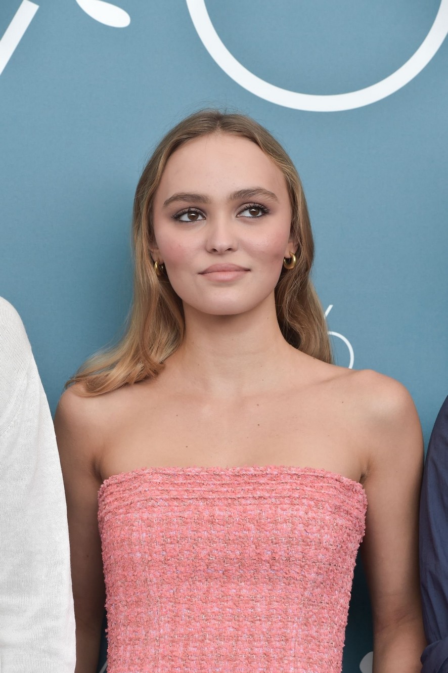 lily-rose-depp-sexy-the-king-31 lily rose depp sexy the king 31