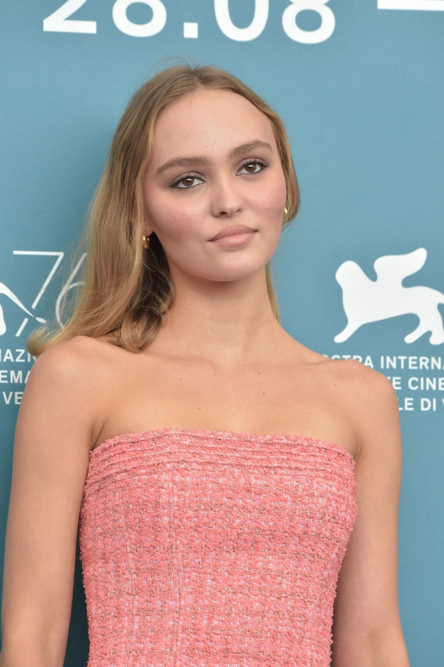 lily-rose-depp-sexy-the-king-33 lily rose depp sexy the king 33
