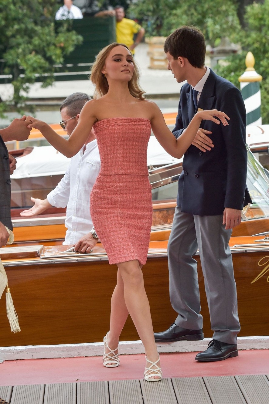 lily-rose-depp-sexy-the-king-5 lily rose depp sexy the king 5