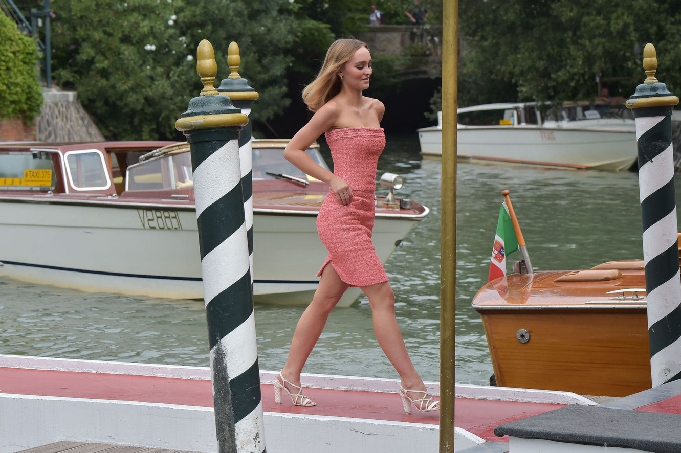 lily-rose-depp-sexy-the-king-71 lily rose depp sexy the king 71