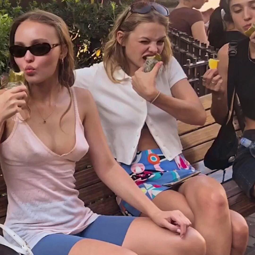 lily-rose-depp-sexy-thefappening-pro-8-1 lily rose depp sexy thefappening pro 8 1
